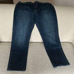 Lucky Brand 221 33x30 straight jeans